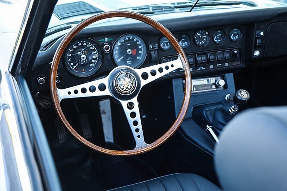 Jaguar E-TYPE 17 of 18