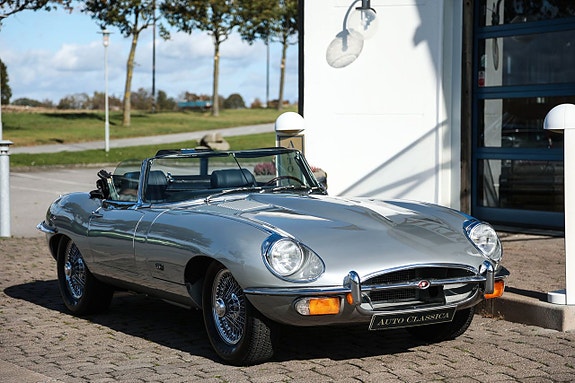 Jaguar E-TYPE 3 of 5