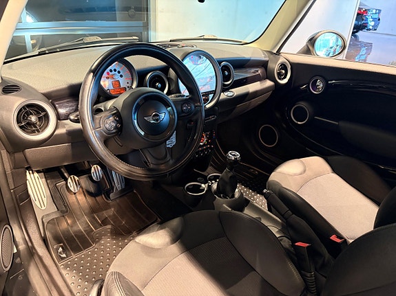 MINI Cooper S 15 of 17