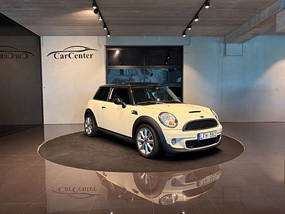 MINI Cooper S 2 of 17