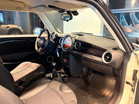 MINI Cooper S 4 of 17