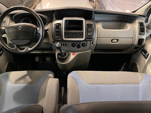 Renault Trafic 12 of 13