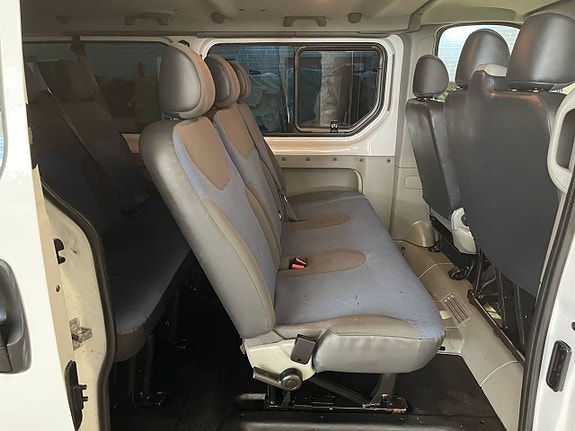 Renault Trafic 9 of 13