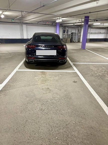 Porsche Panamera 4 of 4