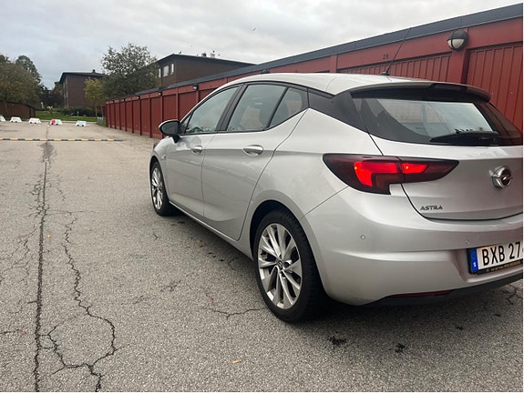 Opel Astra 2 of 5