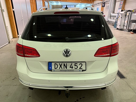Volkswagen Passat 15 of 18