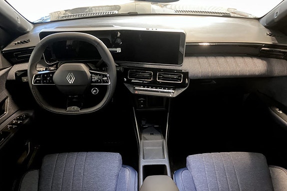 Renault 4 E-Tech 7 of 18