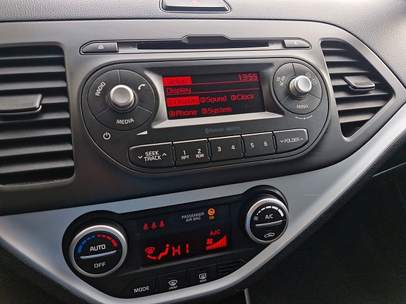 Kia Picanto 9 of 14