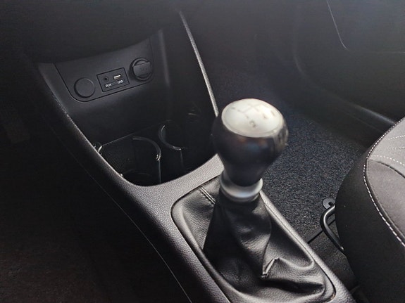 Kia Picanto 10 of 14