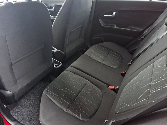 Kia Picanto 7 of 14