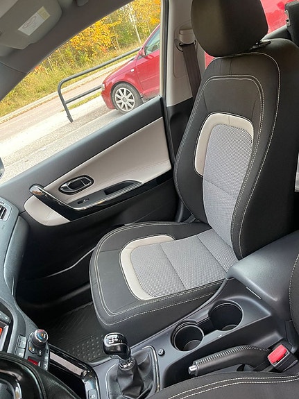 Kia Ceed 12 of 16