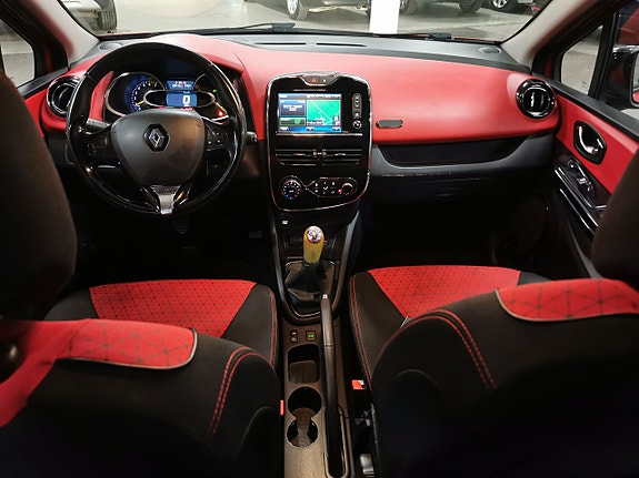 Renault Clio 14 of 19