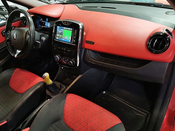 Renault Clio 10 of 19