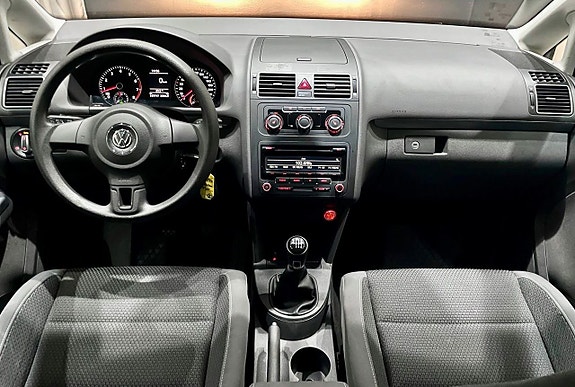 Volkswagen Touran 7 of 11