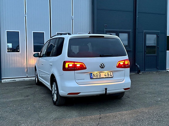 Volkswagen Touran 4 of 5