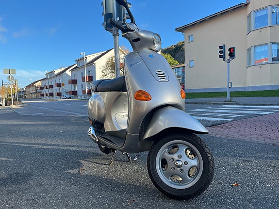 Vespa ET2