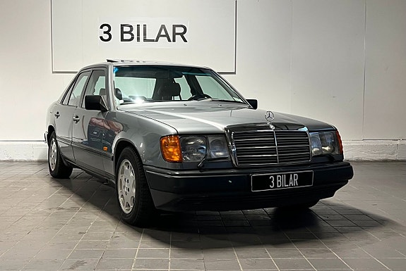 Mercedes-Benz 300 E 2 of 5