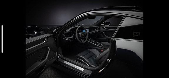 Porsche 911 Carrera 4S 10 of 15