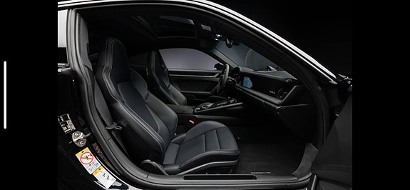 Porsche 911 Carrera 4S 12 of 15