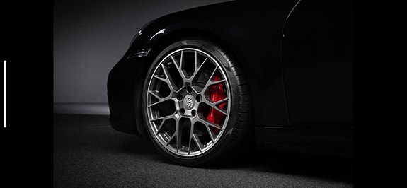 Porsche 911 Carrera 4S 7 of 15