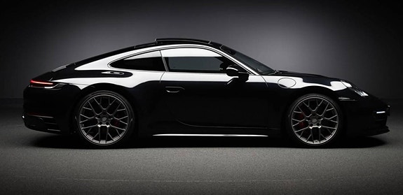 Porsche 911 Carrera 4S 3 of 5