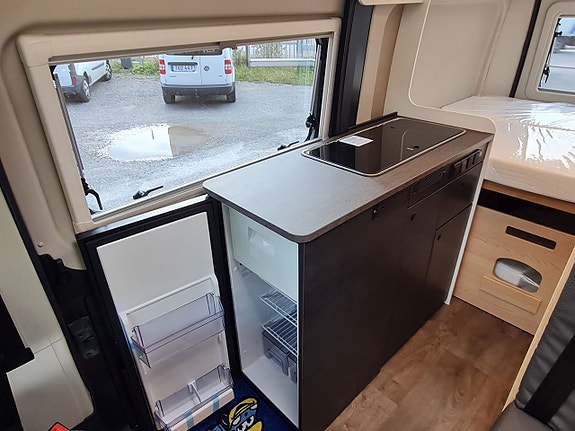 Sunlight Cliff 540 Adventure 140 hk, automat, solcell, metallic 11 of 25