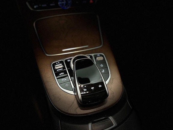 Mercedes-Benz E350 13 of 26
