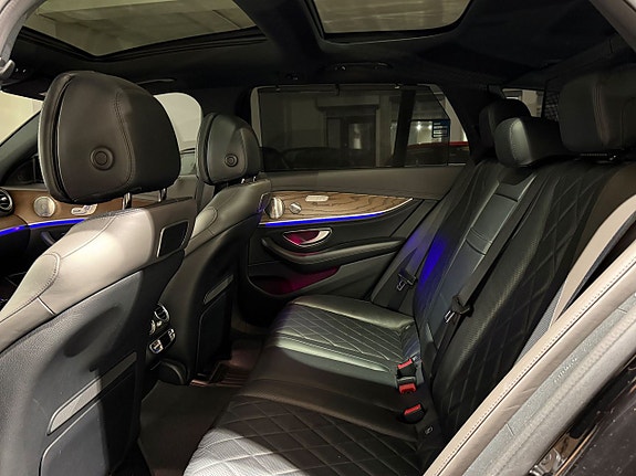 Mercedes-Benz E350 11 of 26