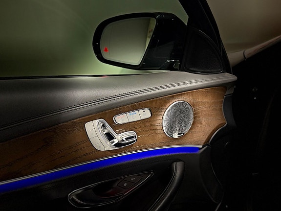 Mercedes-Benz E350 18 of 26