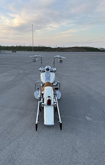 Harley-Davidson Softail deluxe flstn 3 of 8