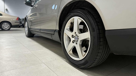 Volvo V70 7 of 16