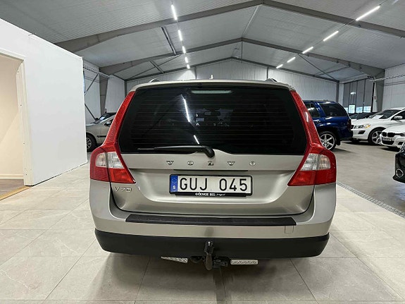 Volvo V70 5 of 16