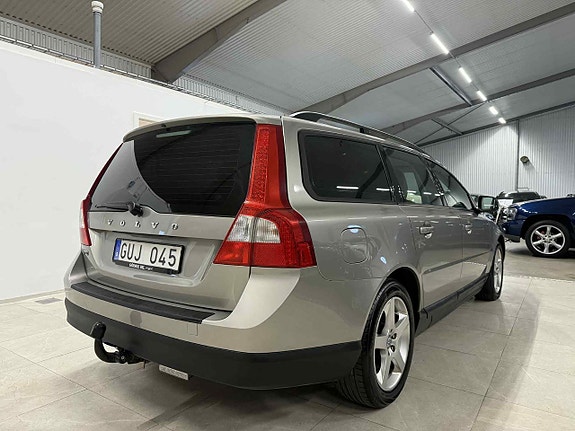 Volvo V70 6 of 16