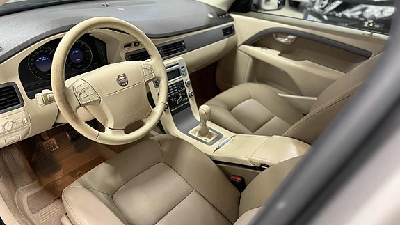 Volvo V70 14 of 16