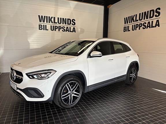 Mercedes-Benz GLA200 d 2 of 5