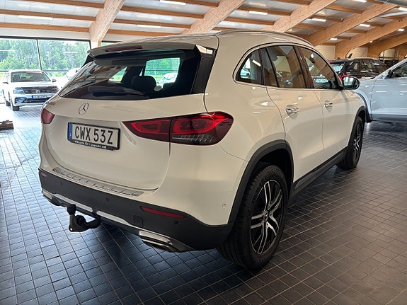 Mercedes-Benz GLA200 d 4 of 5