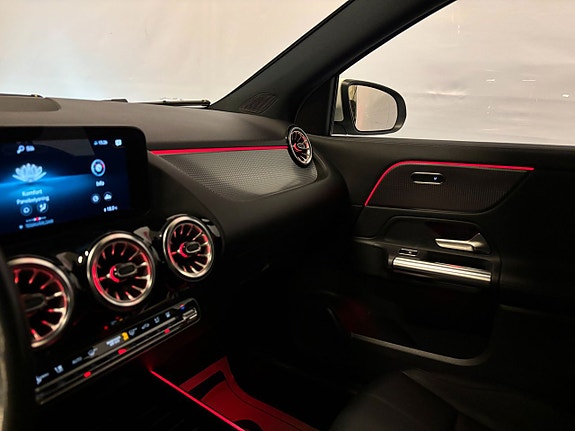 Mercedes-Benz GLA200 d 16 of 24