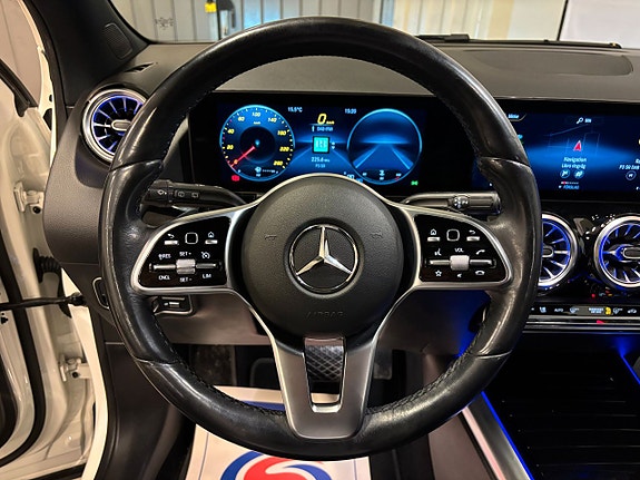 Mercedes-Benz GLA200 d 7 of 24