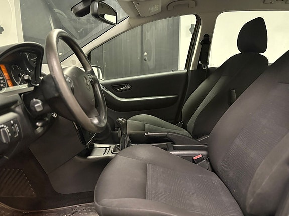 Mercedes-Benz A180 7 of 20
