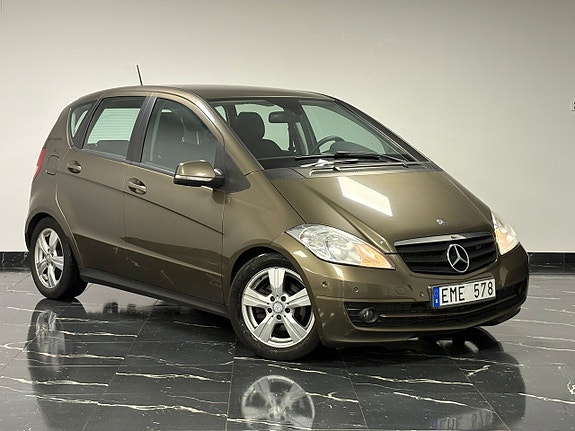 Mercedes-Benz A180 3 of 5