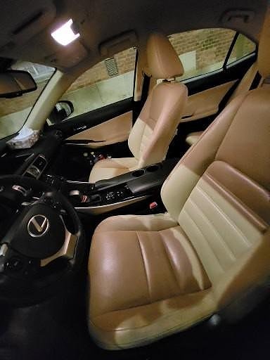 Lexus IS300h 8 of 10