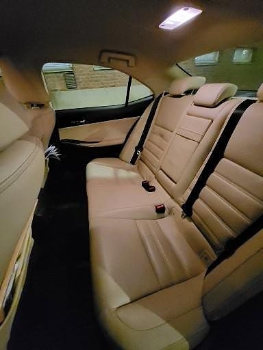 Lexus IS300h 9 of 10