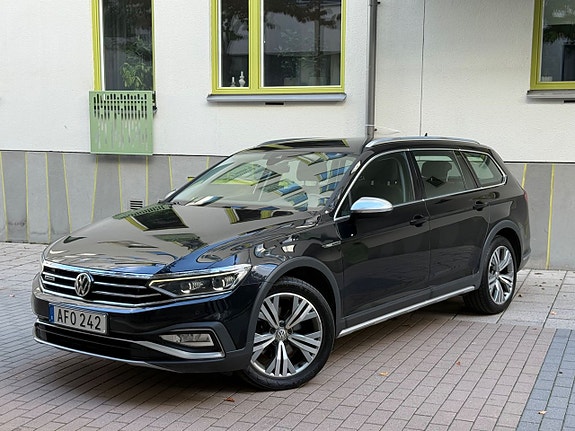 Volkswagen Passat Alltrack 3 of 5