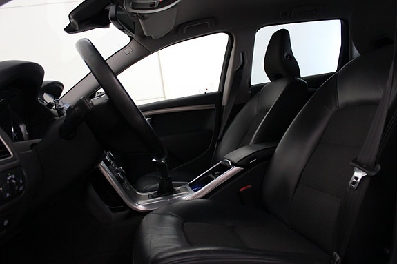 Volvo V70 10 of 20