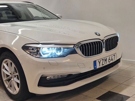 BMW 520 2 of 5