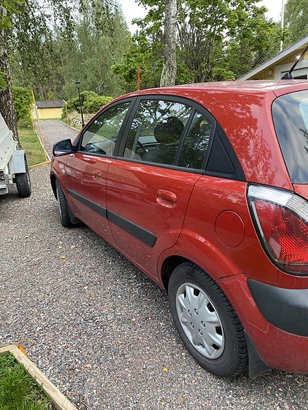 Kia Rio 4 of 11
