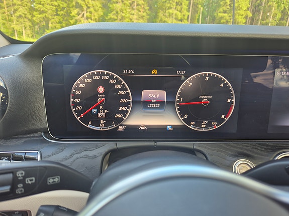 Mercedes-Benz E220 d 10 of 11
