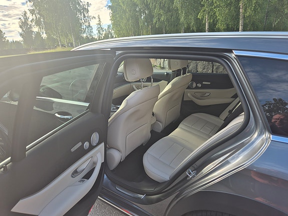 Mercedes-Benz E220 d 7 of 11