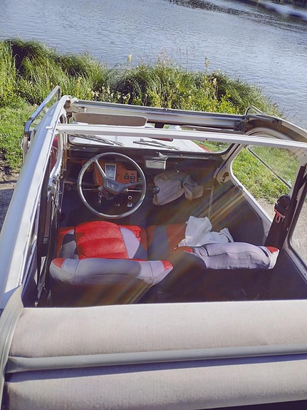 Citroen 2CV 4 of 6