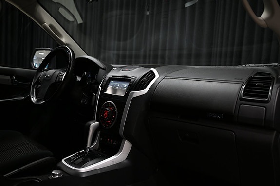 Isuzu D-max 30 of 30